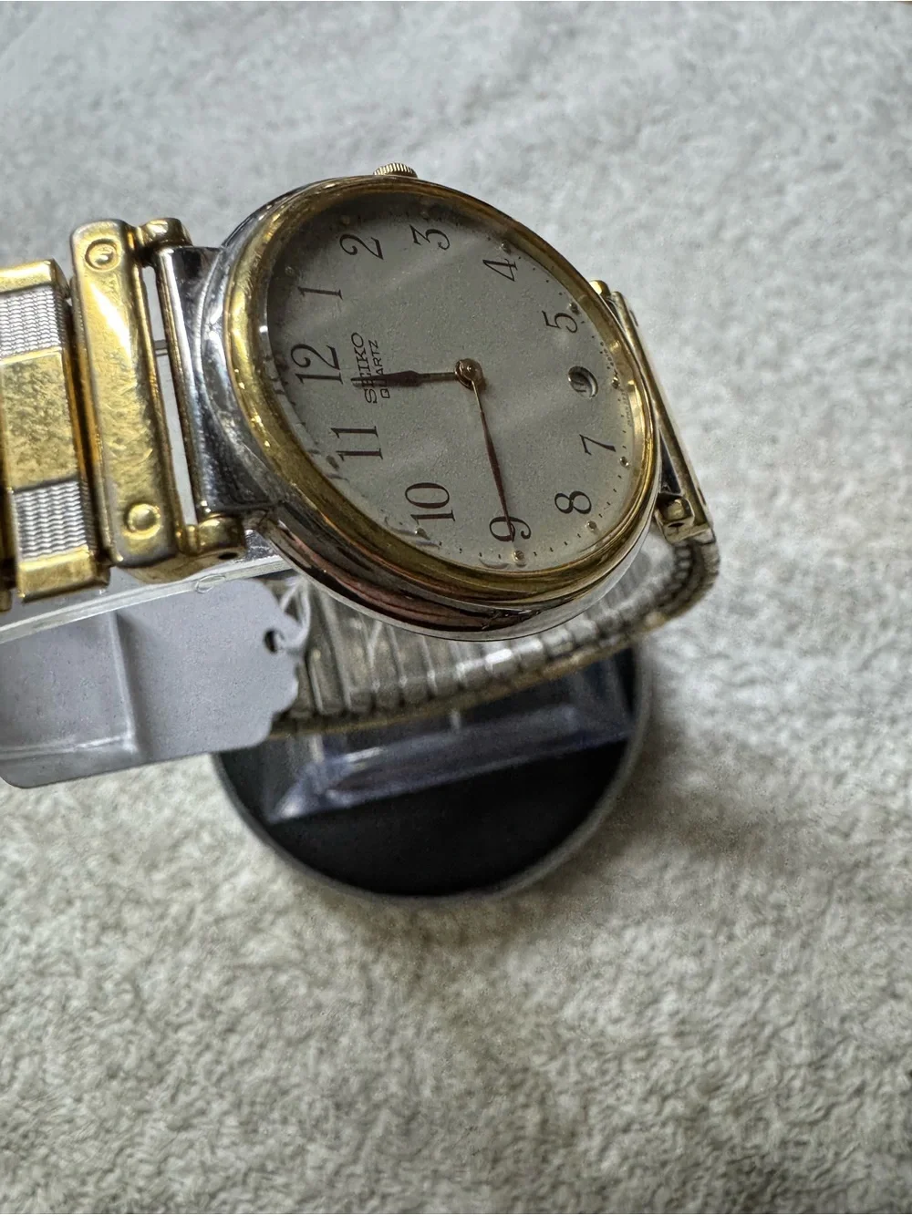 Seiko Two-Tone Gold and Silver Classic Analog Quartz Watch